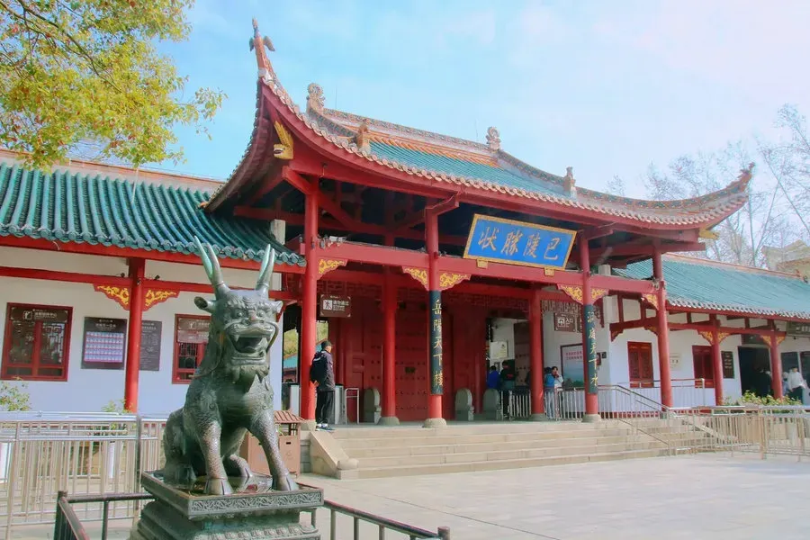 武汉滨江饭店撤销了吗_武汉滨江西餐厅有哪些_滨江路西餐厅