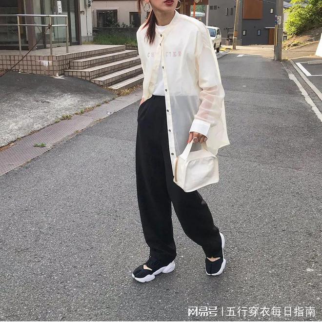 裁衣教程_裁衣的生活小技巧_裁衣教学视频